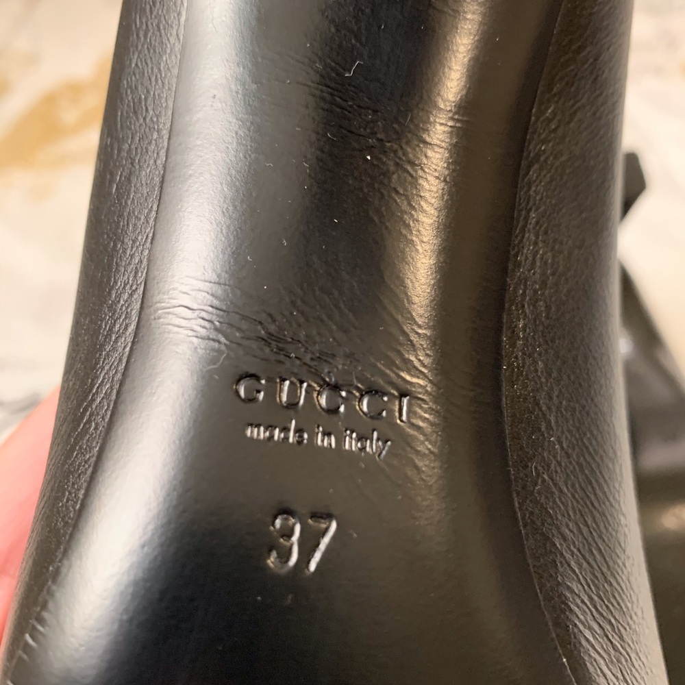 Gucci Black Leather Pumps with Silver Buckle - Picture 6 of 7